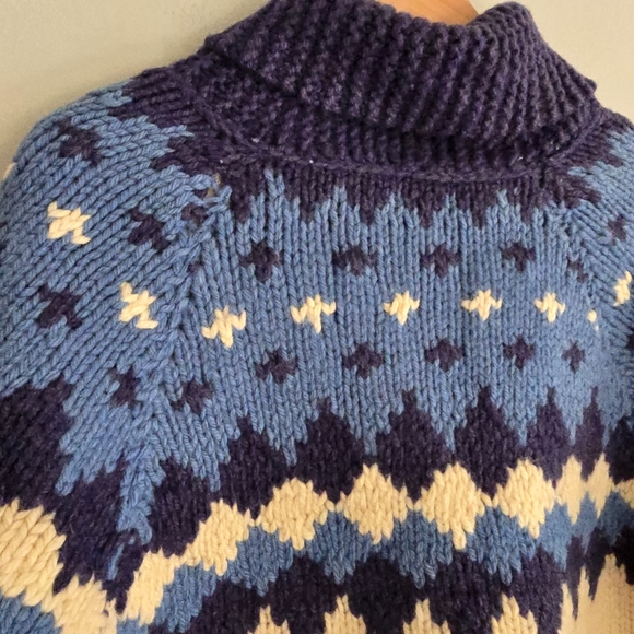 Handmade Vintage Canadian Chunky Knit Cowichan Style Sweater, Large - Picture 12 of 16